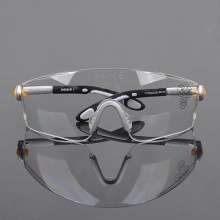 代尔塔101115 LIPARI2 CLEAR舒适型安全眼镜